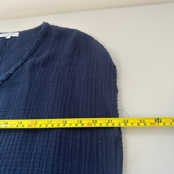 Michael Stars Navy Cotton Gauze V-Neck Shirt With Distressed Edges | Size Medium - Picture 5 of 7